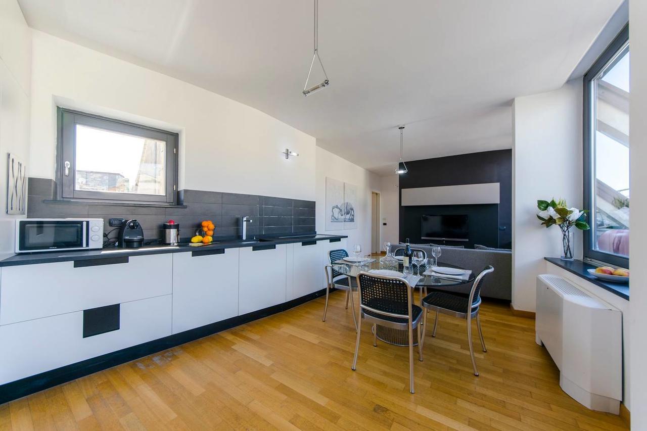 Altido Modern Flat Next To Acquario Apartment Genoa Bagian luar foto