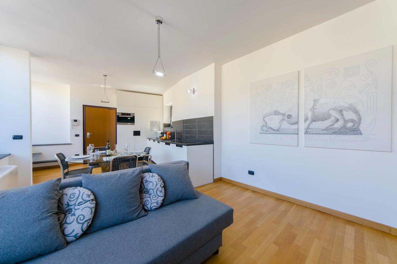Altido Modern Flat Next To Acquario Apartment Genoa Bagian luar foto