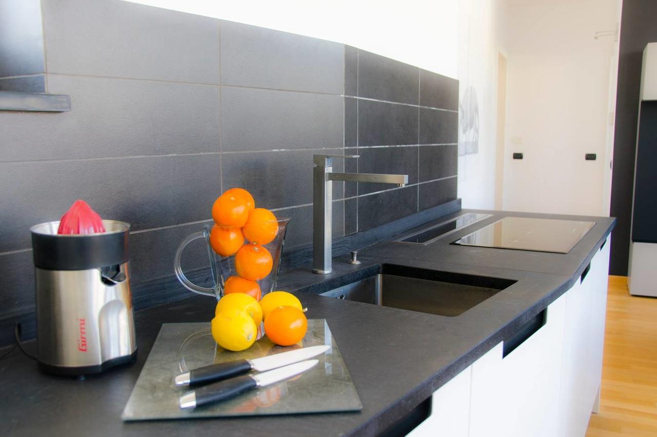 Altido Modern Flat Next To Acquario Apartment Genoa Bagian luar foto