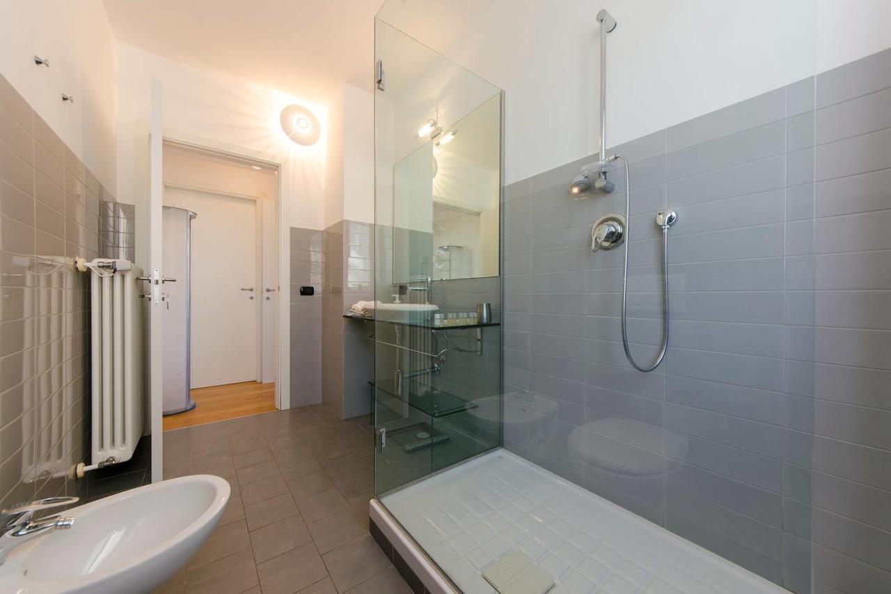 Altido Modern Flat Next To Acquario Apartment Genoa Bagian luar foto